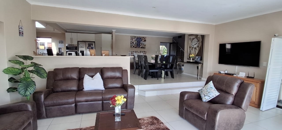 5 Bedroom Property for Sale in Gonubie North Eastern Cape